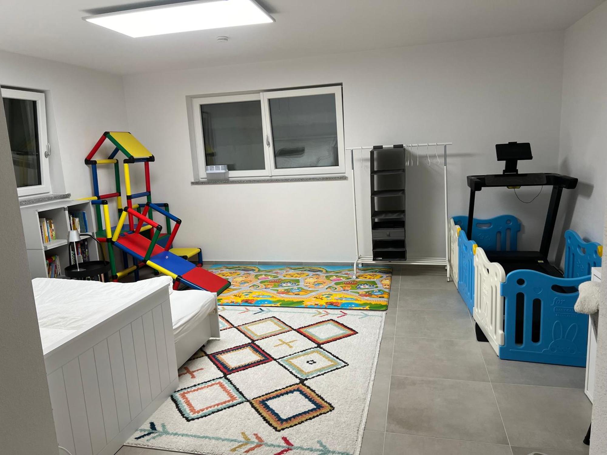 Emma Gardencity Basement Flat Apartment *
