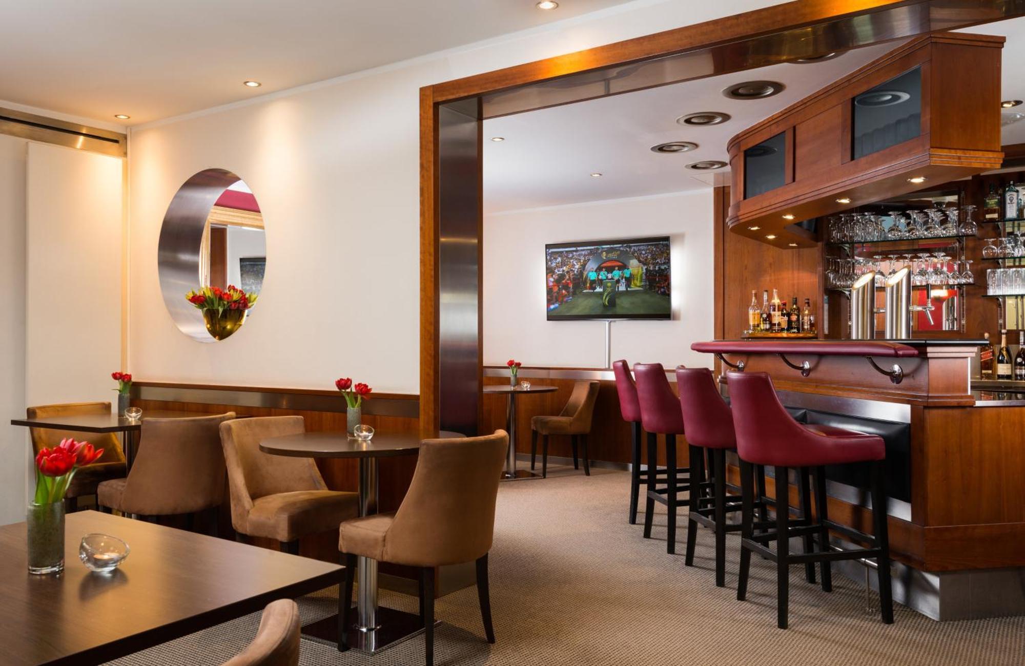 Leonardo & Residenz Hotel 4*