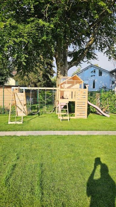 Luxurious Large With Pool, Garden, Koi Pond *