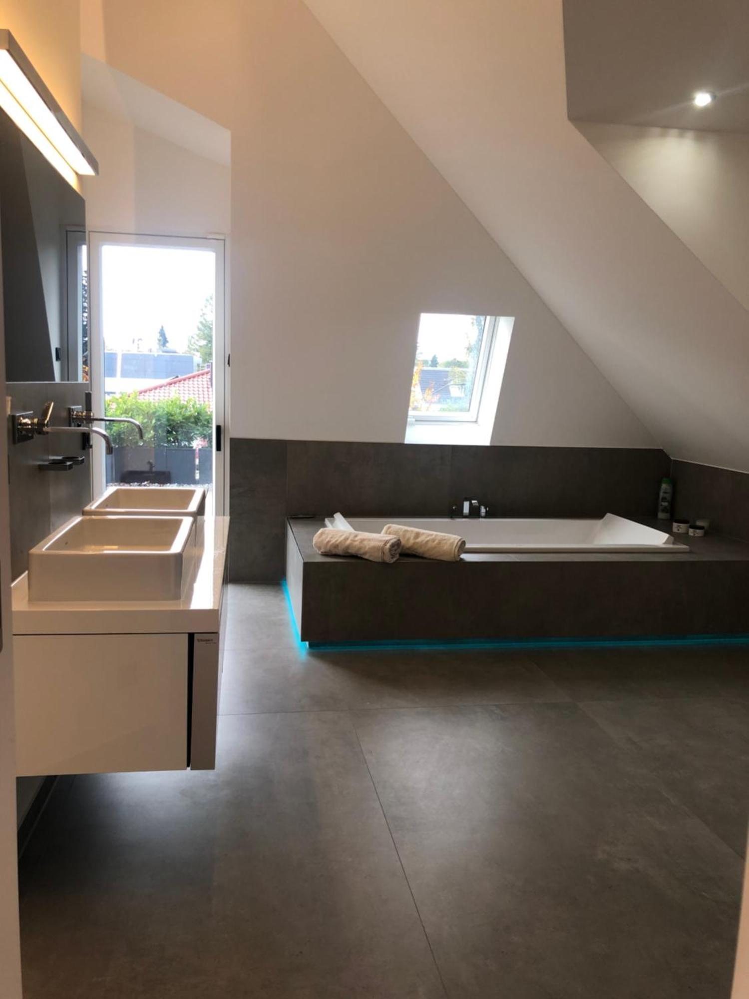 Outstanding 9 Bedroom With Pool In