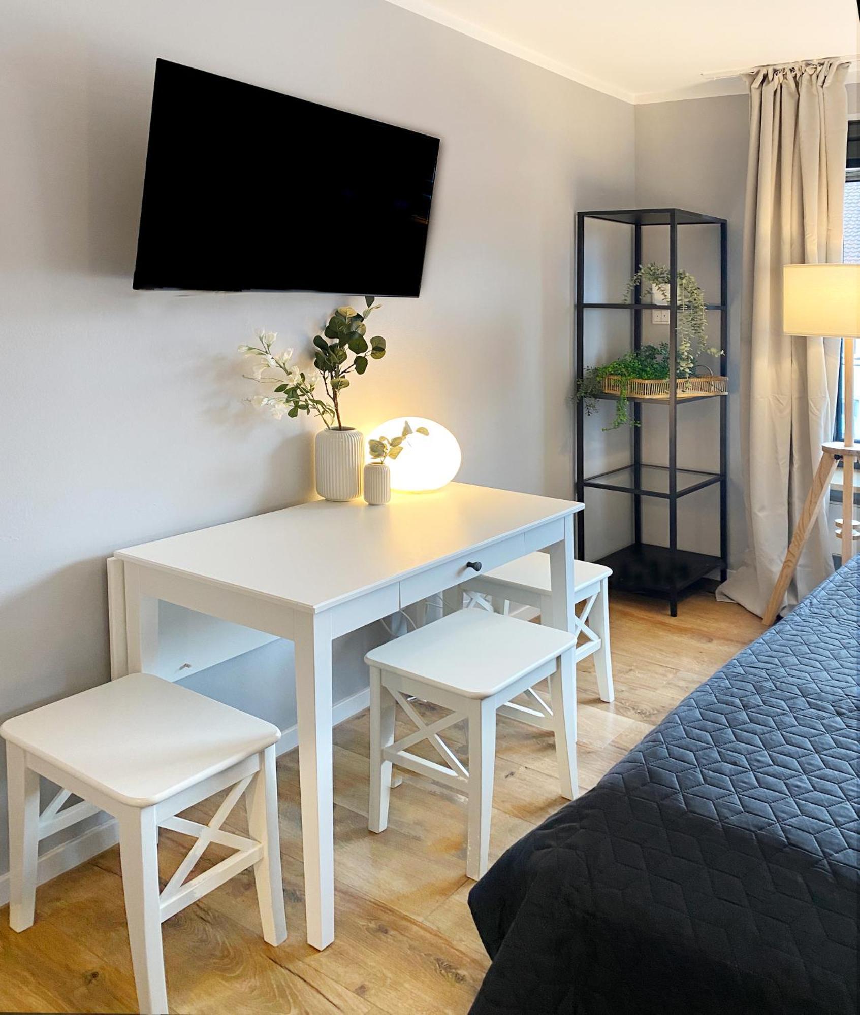 Cozy In Center Apartment *