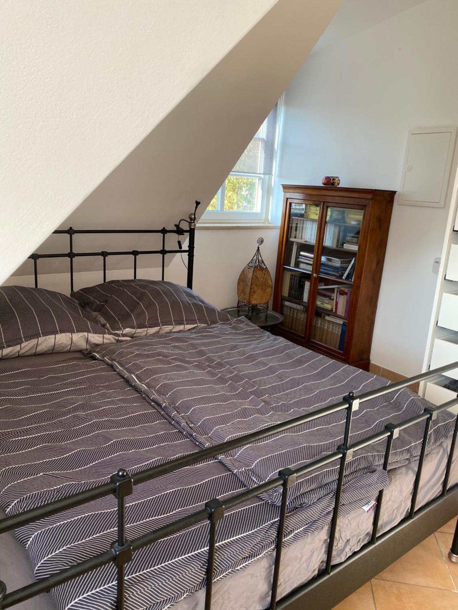 Helle Und Ruhige Dachgeschosswohnung *