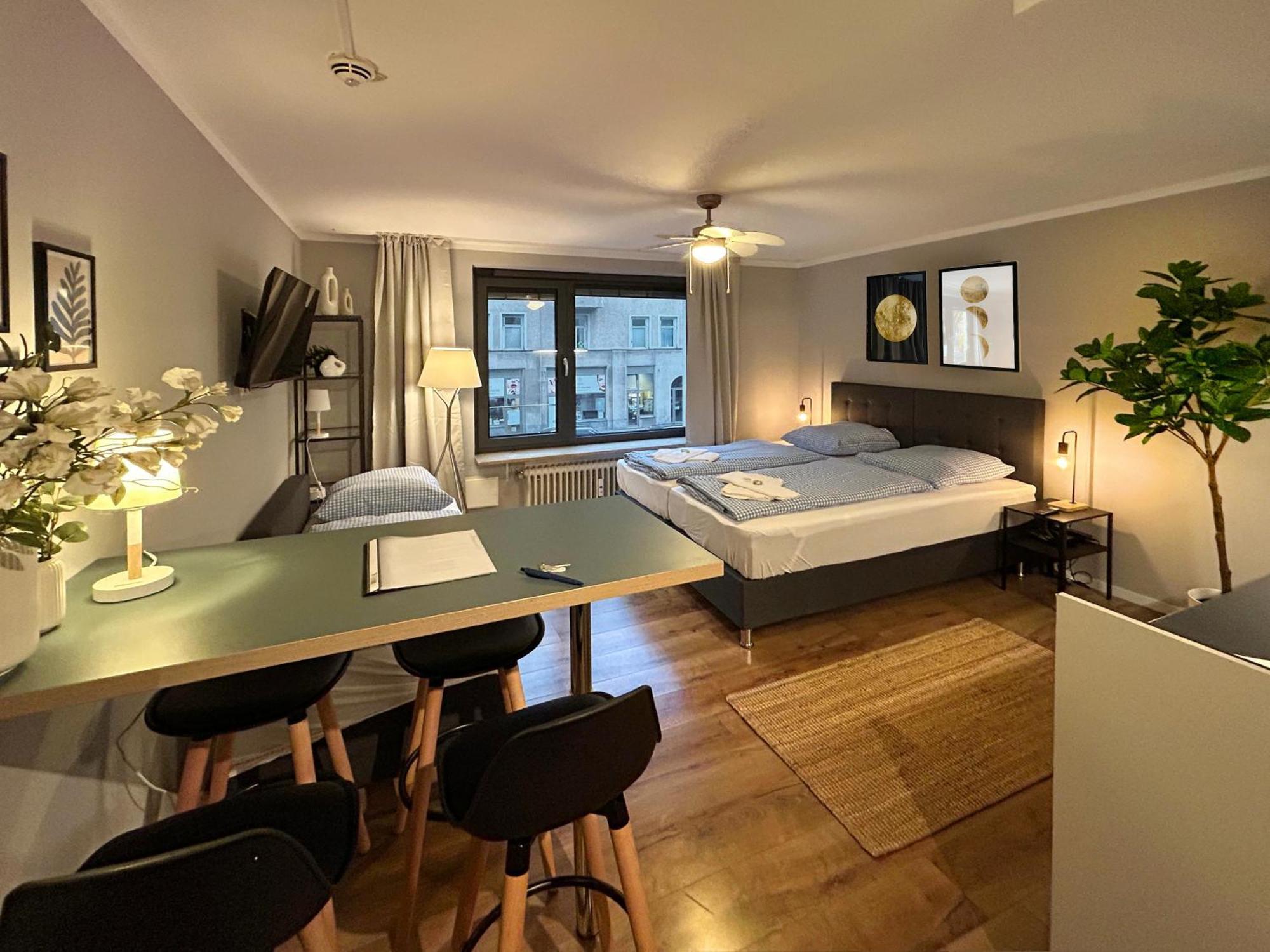 Apartment Cozy In Center München