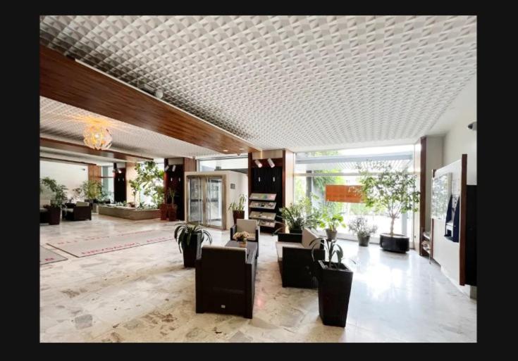 3 South Wg Apartment