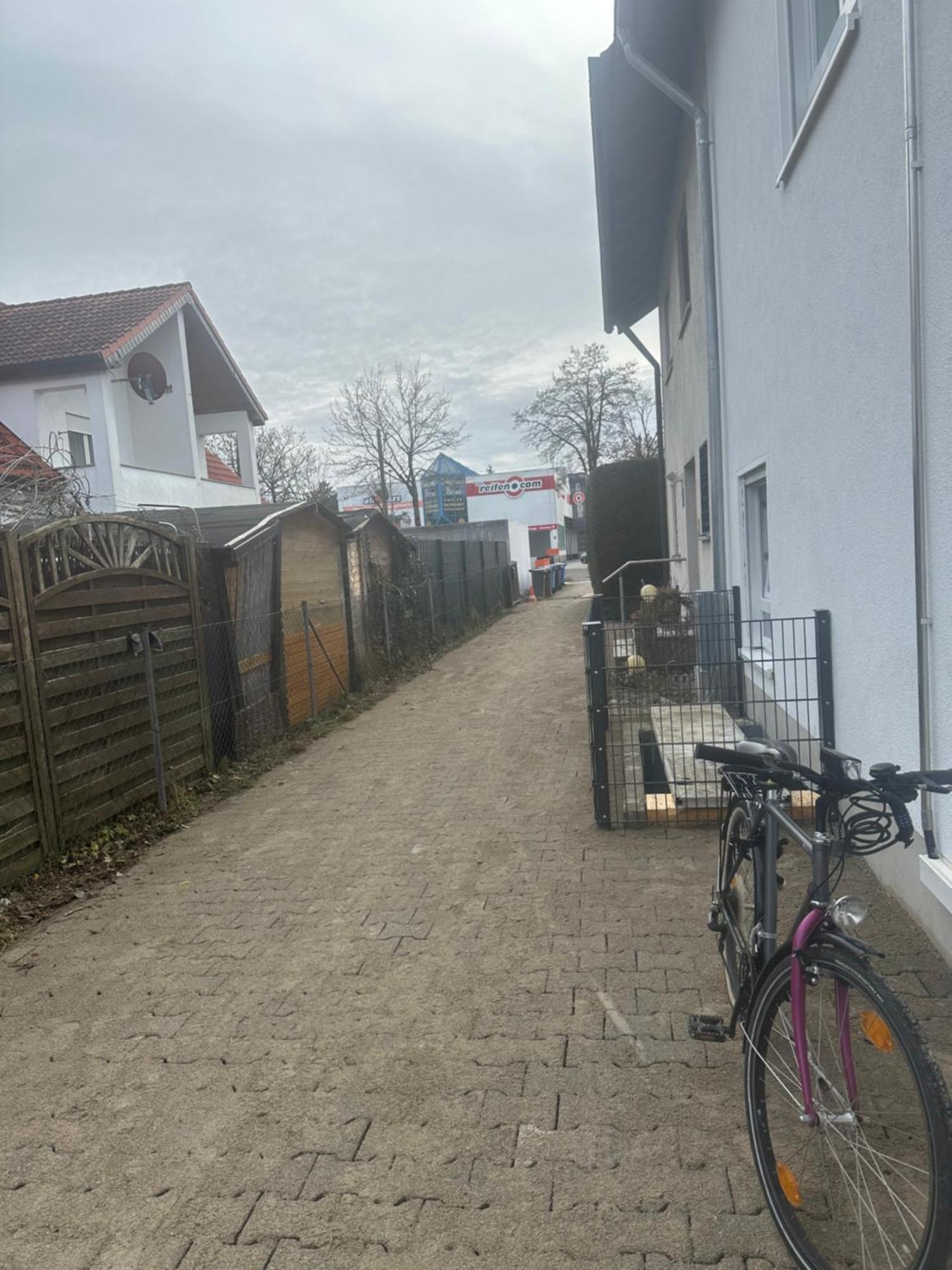 Apartment Two Near The S8 Train - Ideal For Workers - No Party Munich