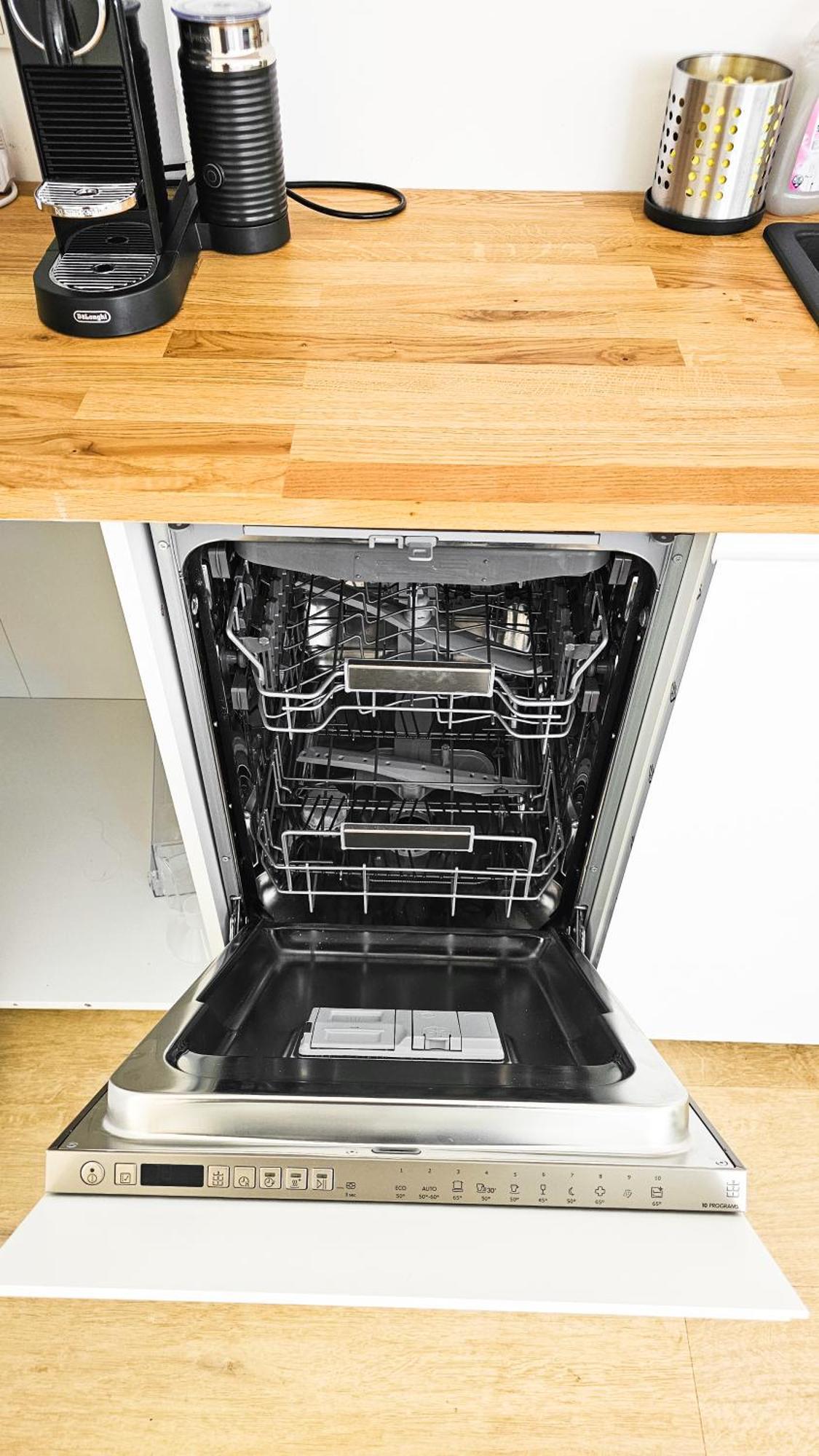 L - Lovely Newly Built In Apartment