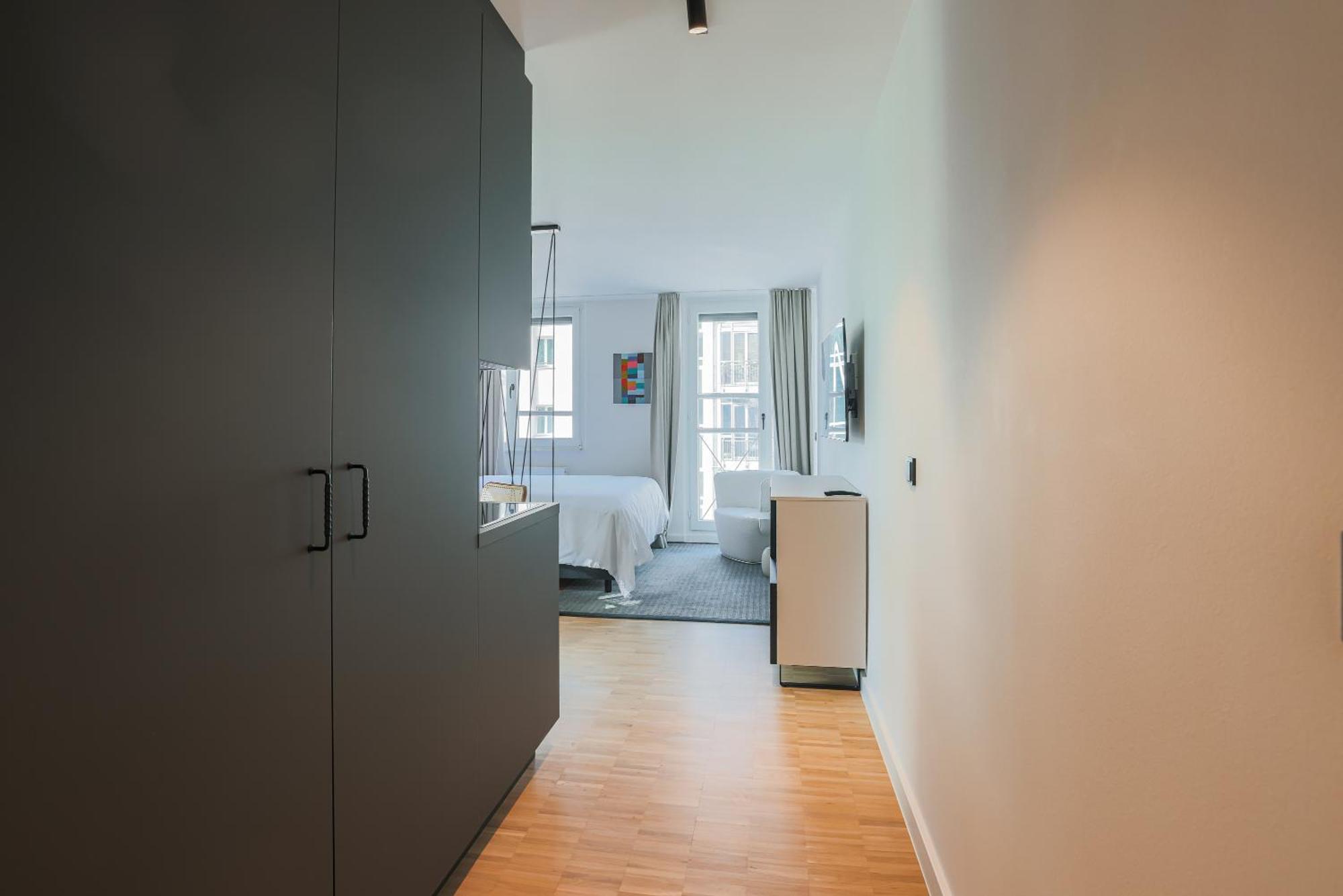 Bob W Schwabing 4*