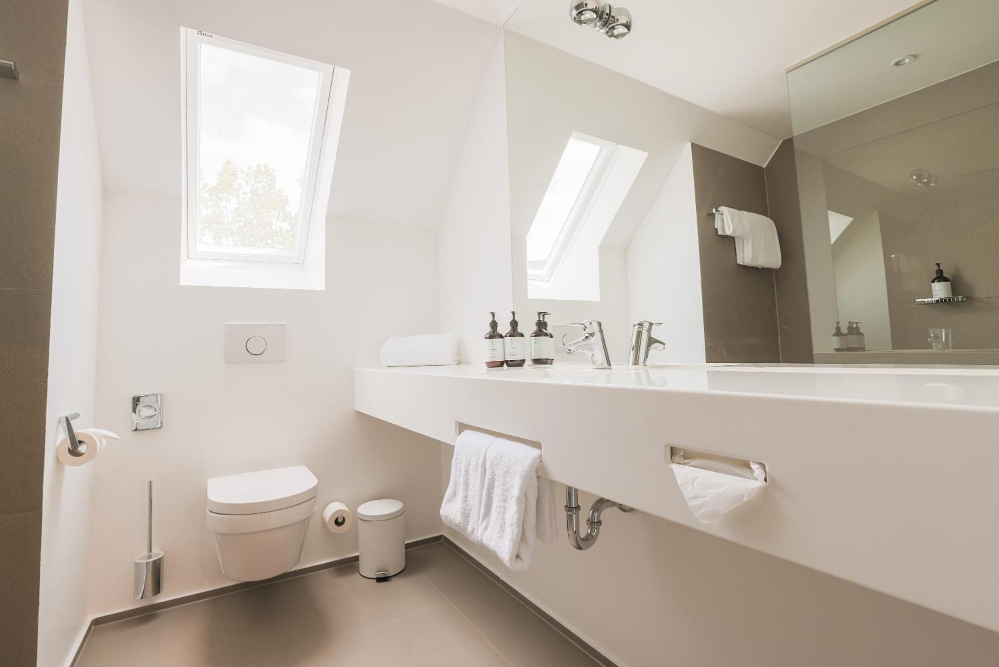 Bob W Schwabing Aparthotel 4*