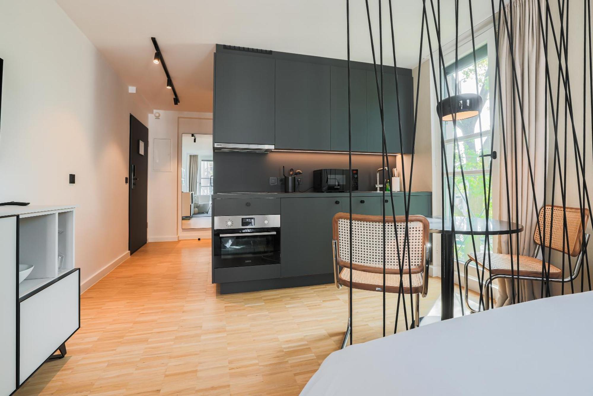 Bob W Schwabing 4*