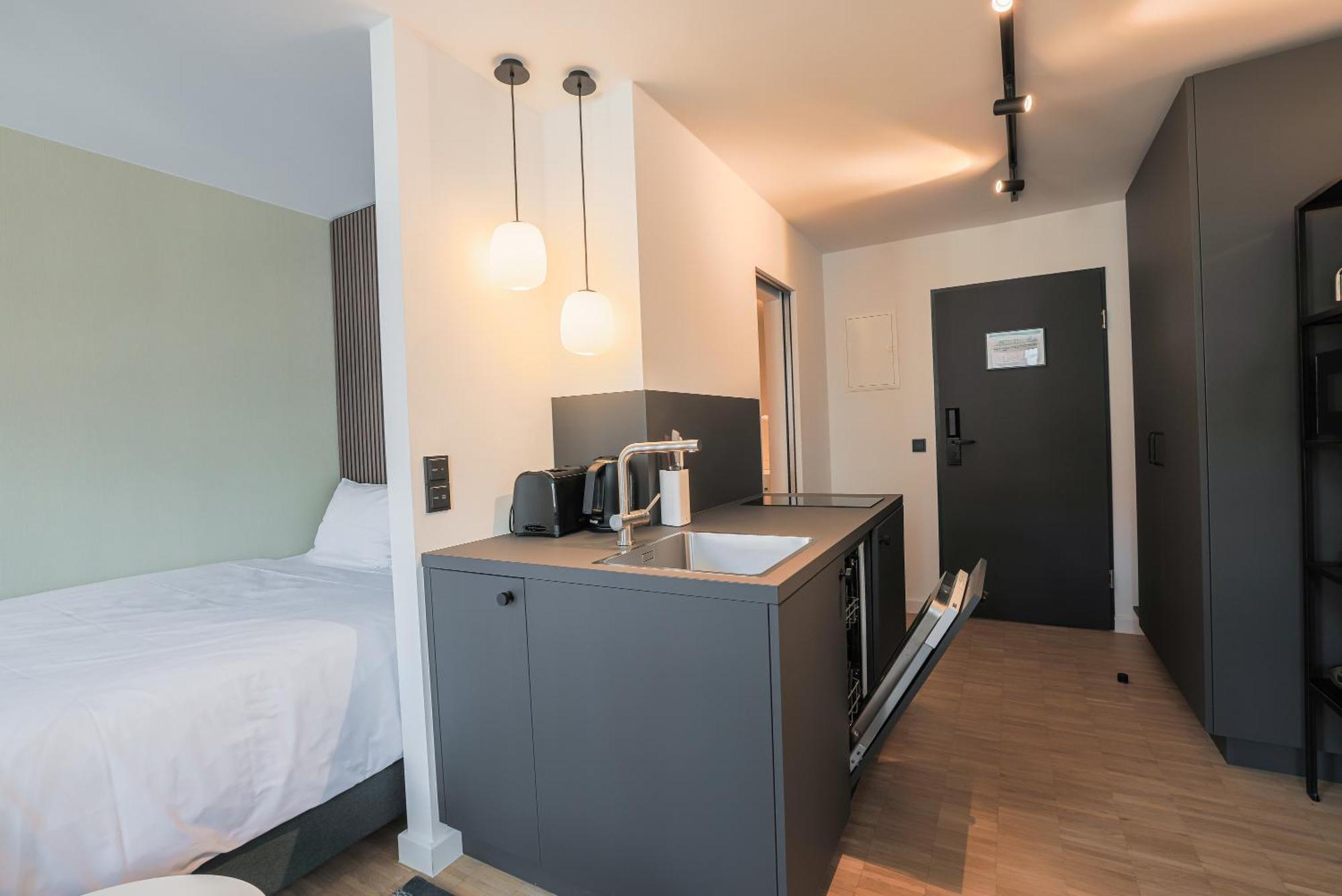 Bob W Schwabing 4*