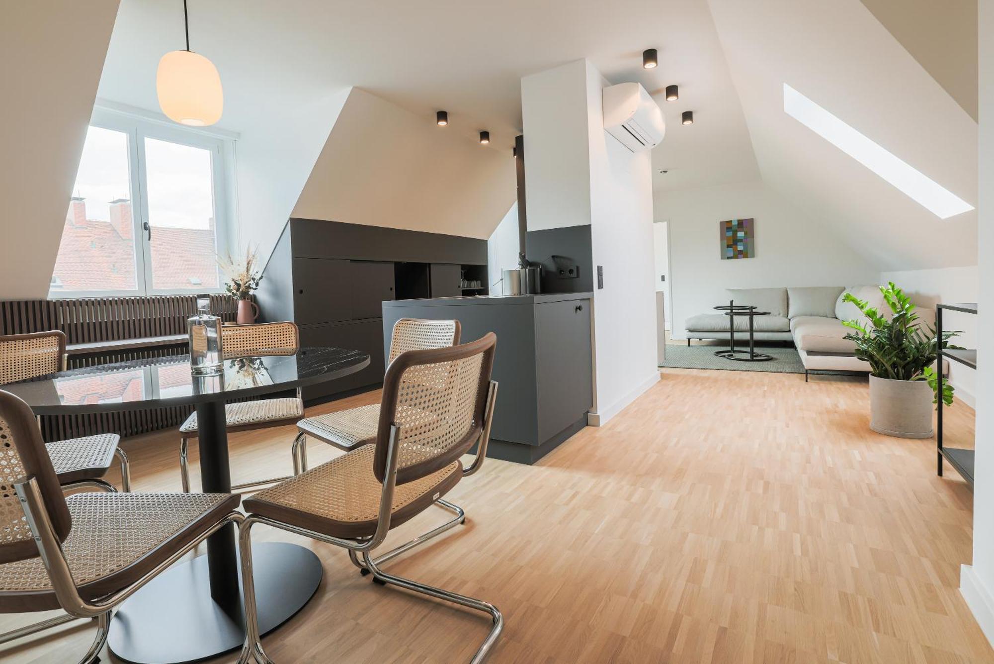 Bob W Schwabing 4*
