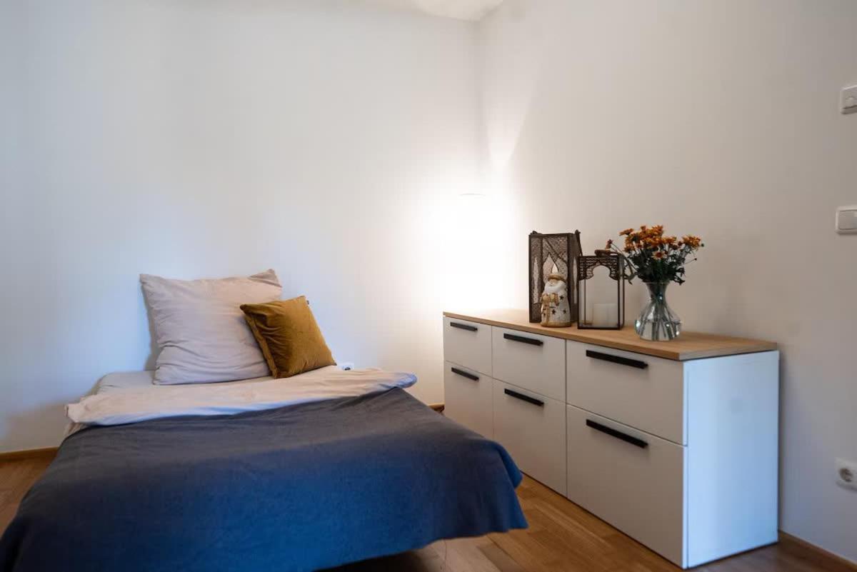 Beautiful Old Town Apartment Munich