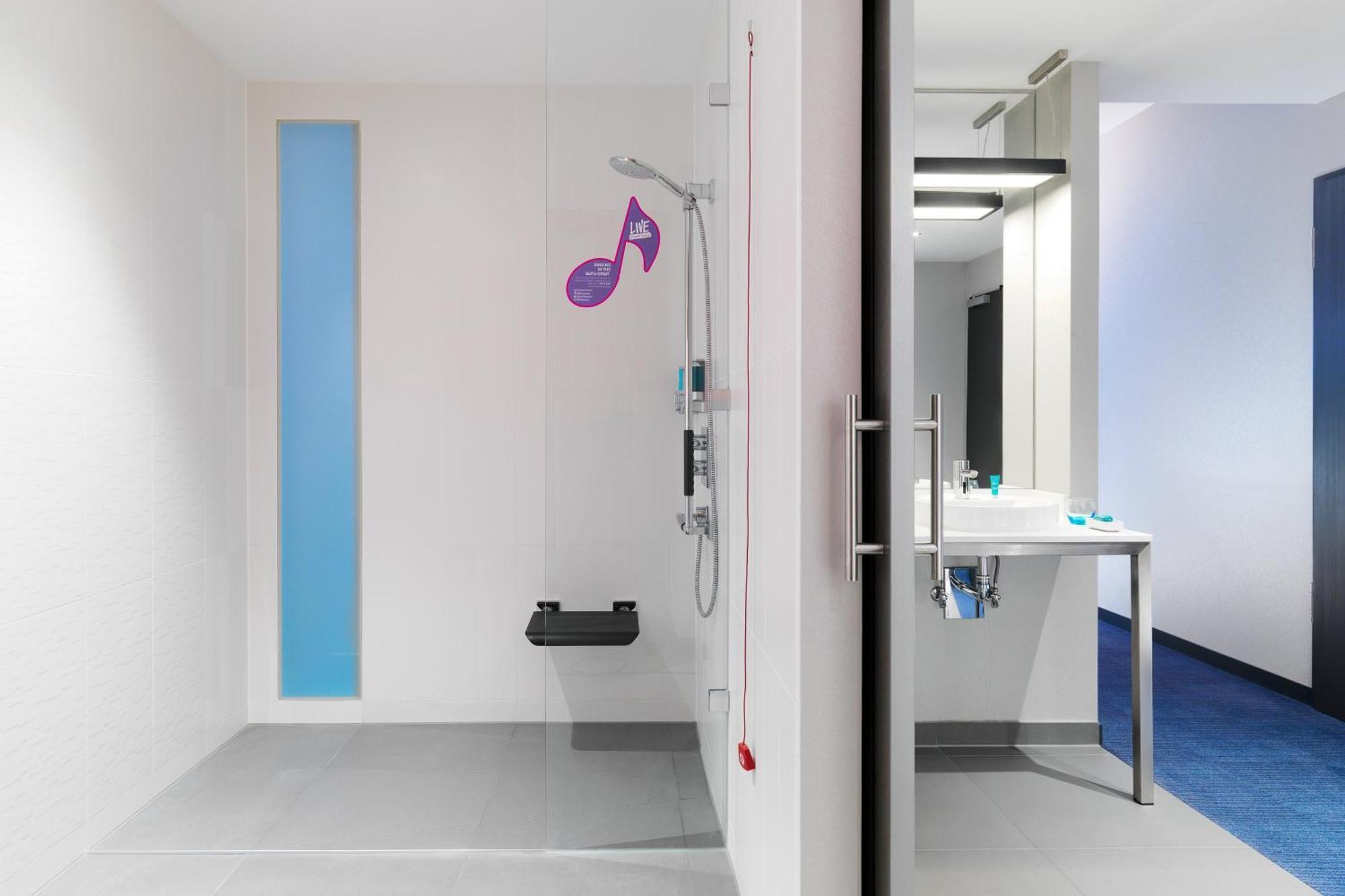 Aloft Hotel 4*