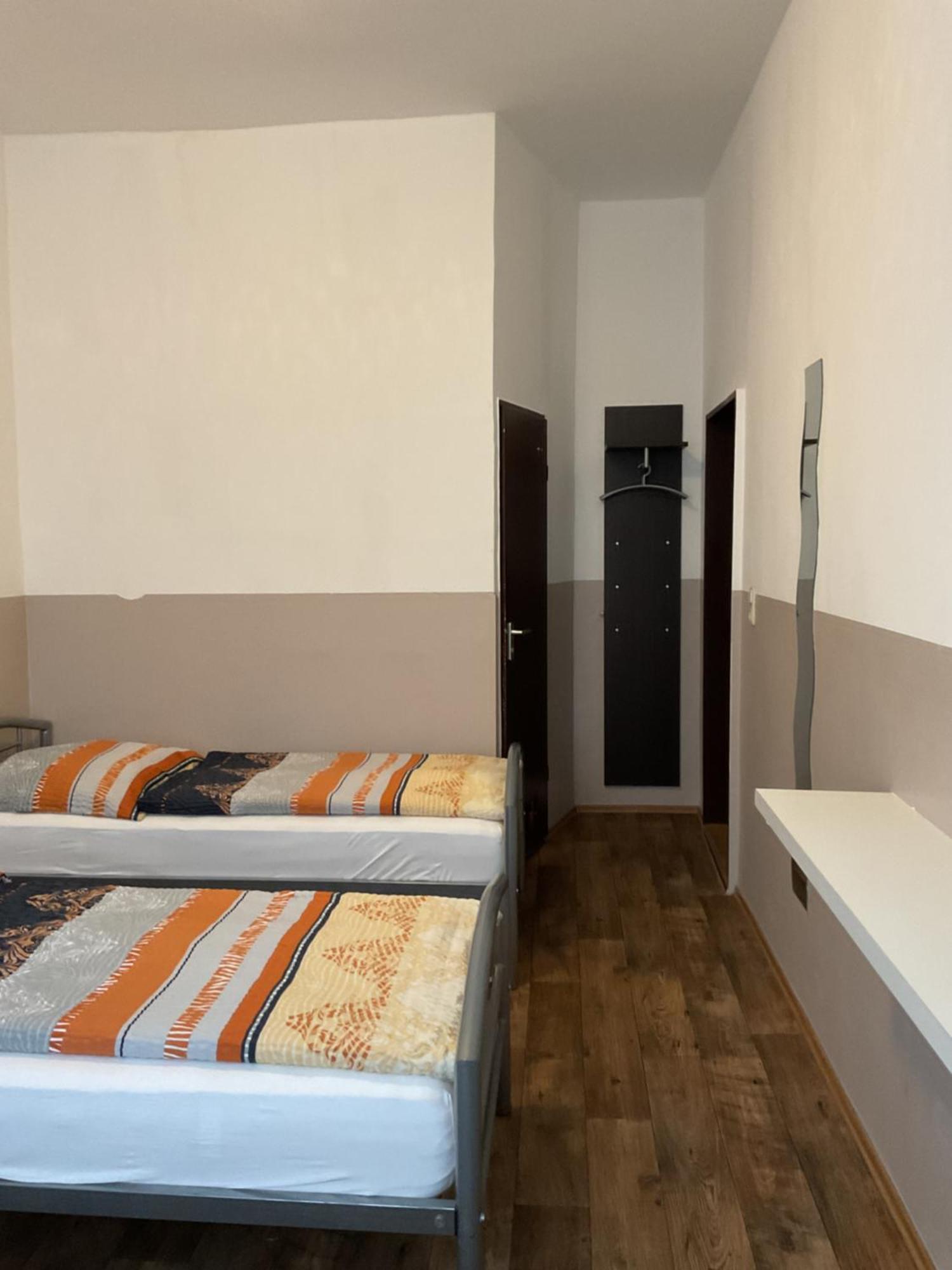 Pension&hostel Anna - Monteurzimmer Hostel Munich