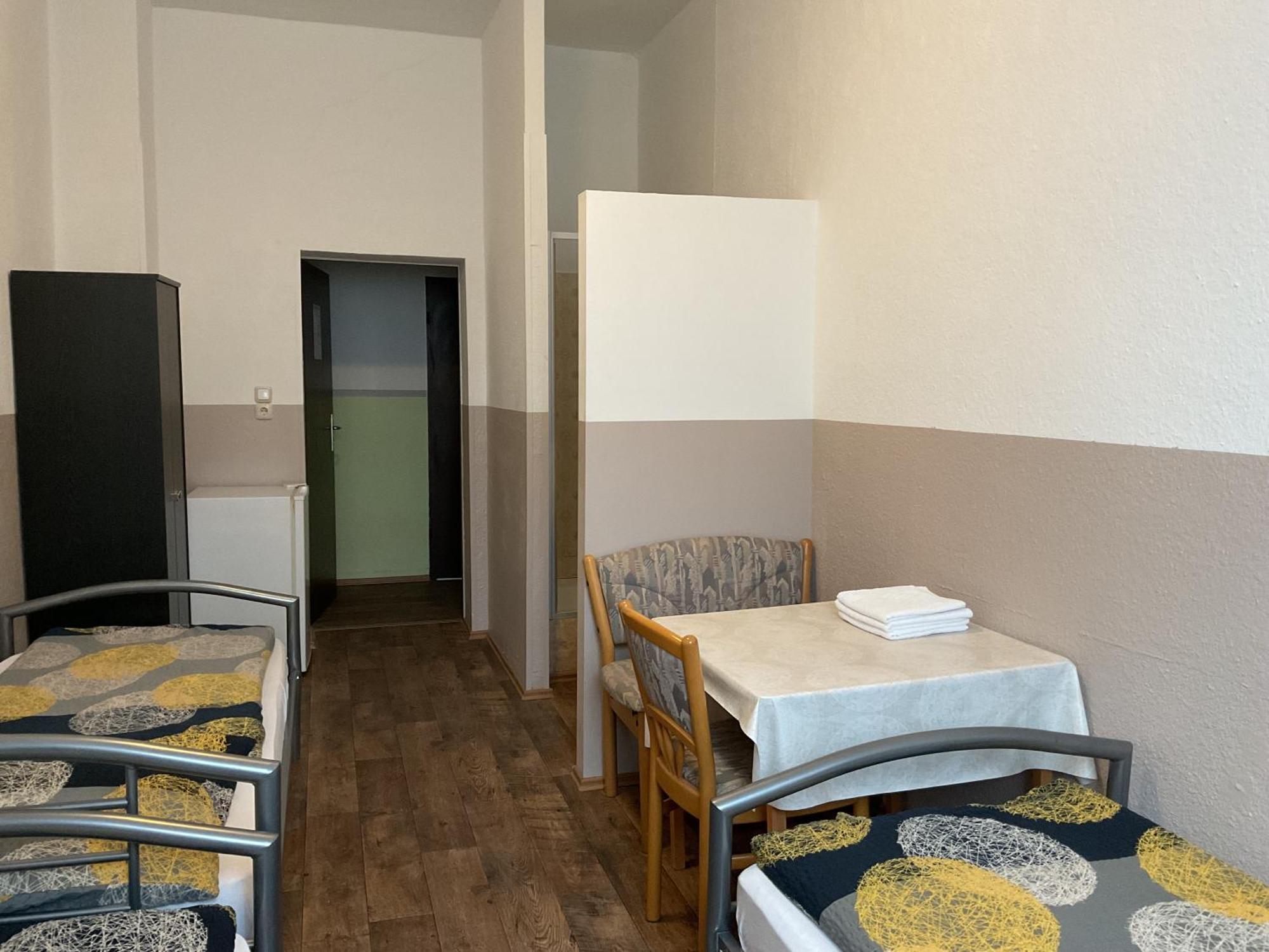 Hostel Pension&hostel Anna - Monteurzimmer *