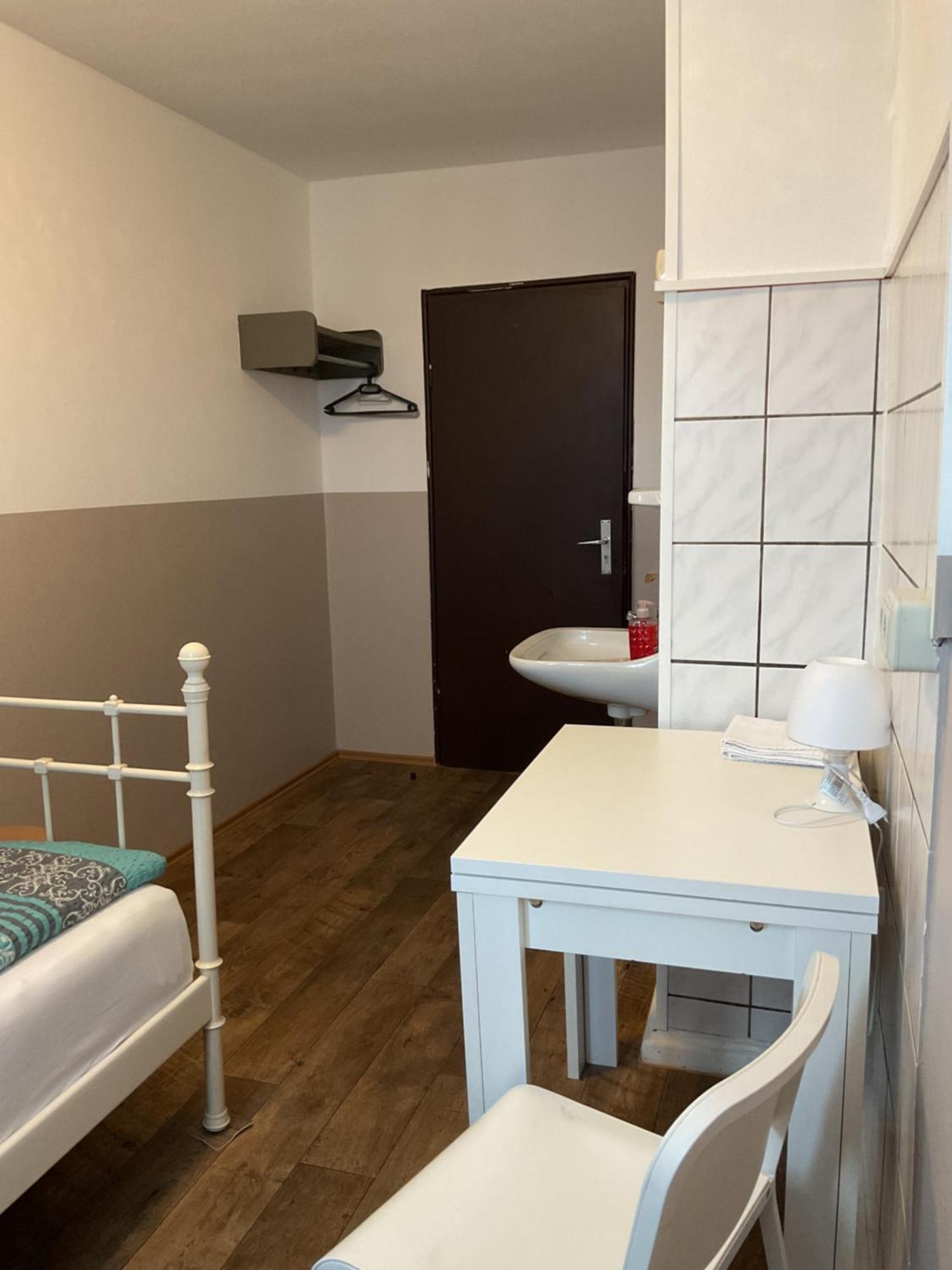 Pension&hostel Anna - Monteurzimmer * Munich