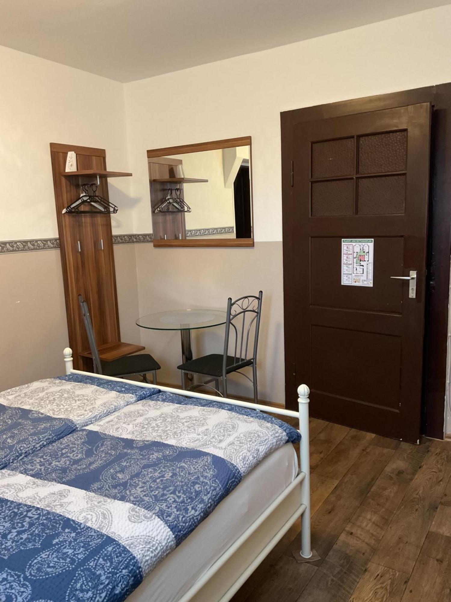 Hostel Pension&hostel Anna - Monteurzimmer