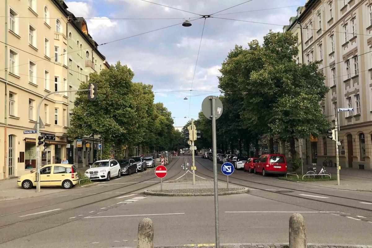 Connected Near Ostbahnhof With Balcony Apartment