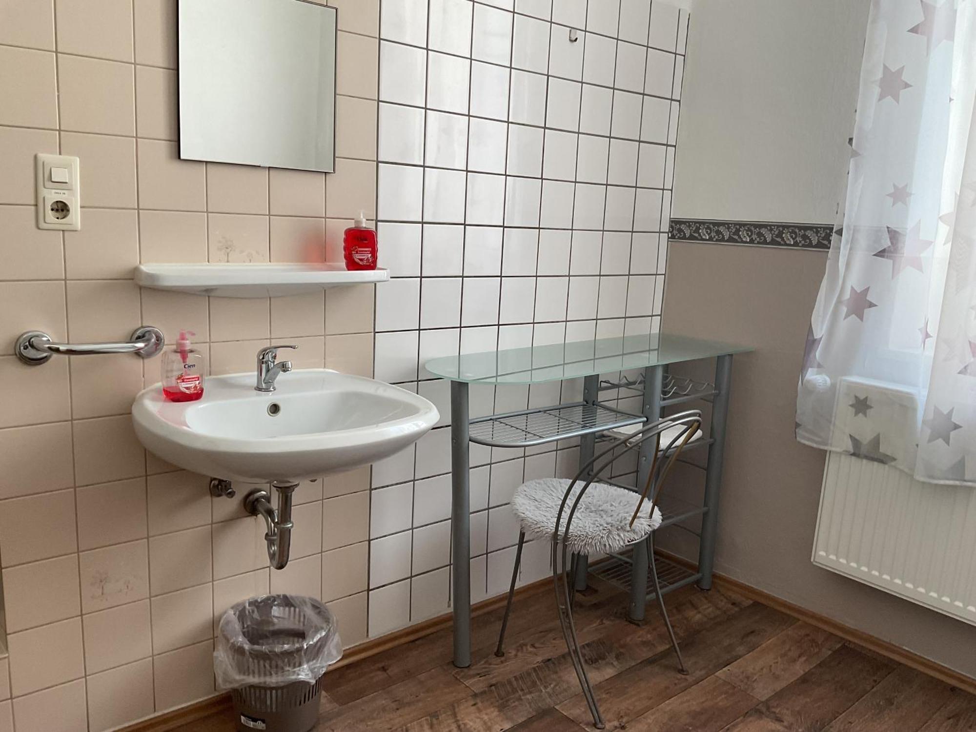 Pension&hostel Anna - Monteurzimmer Hostel *