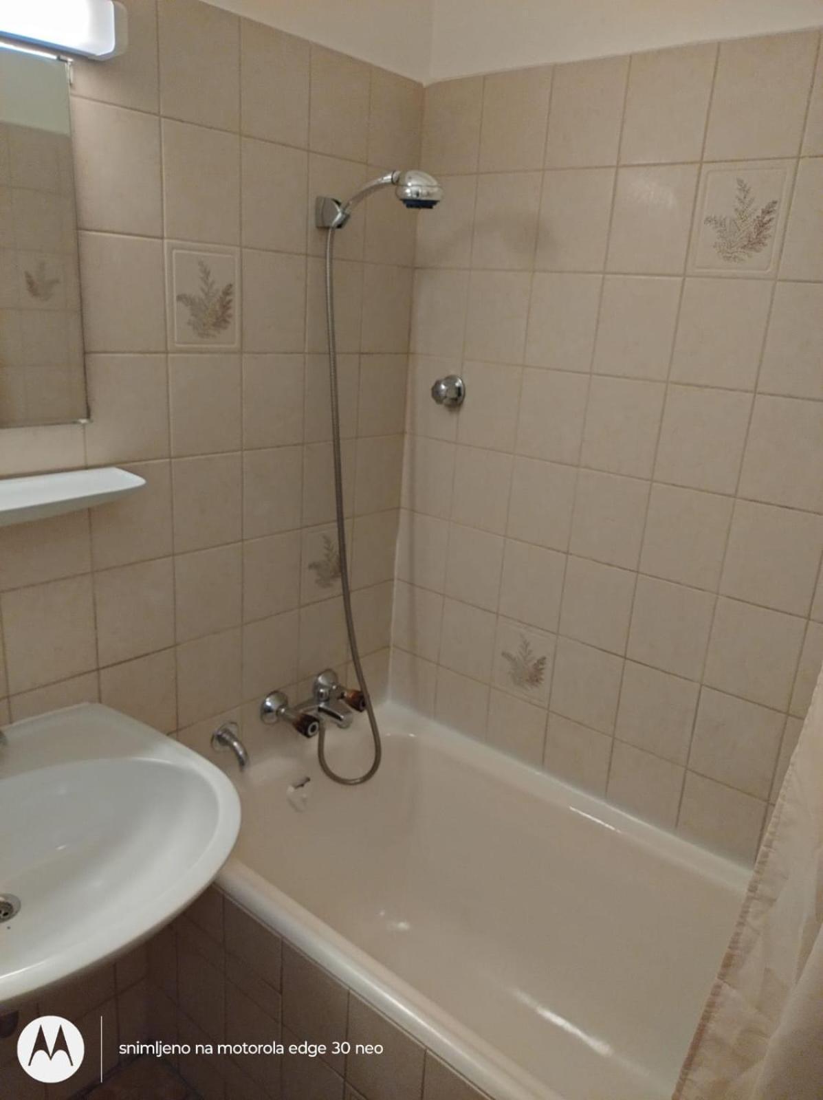 Zentrale Lage, Schoene 2 Zimmer, Voll Ausgestattet! Munich