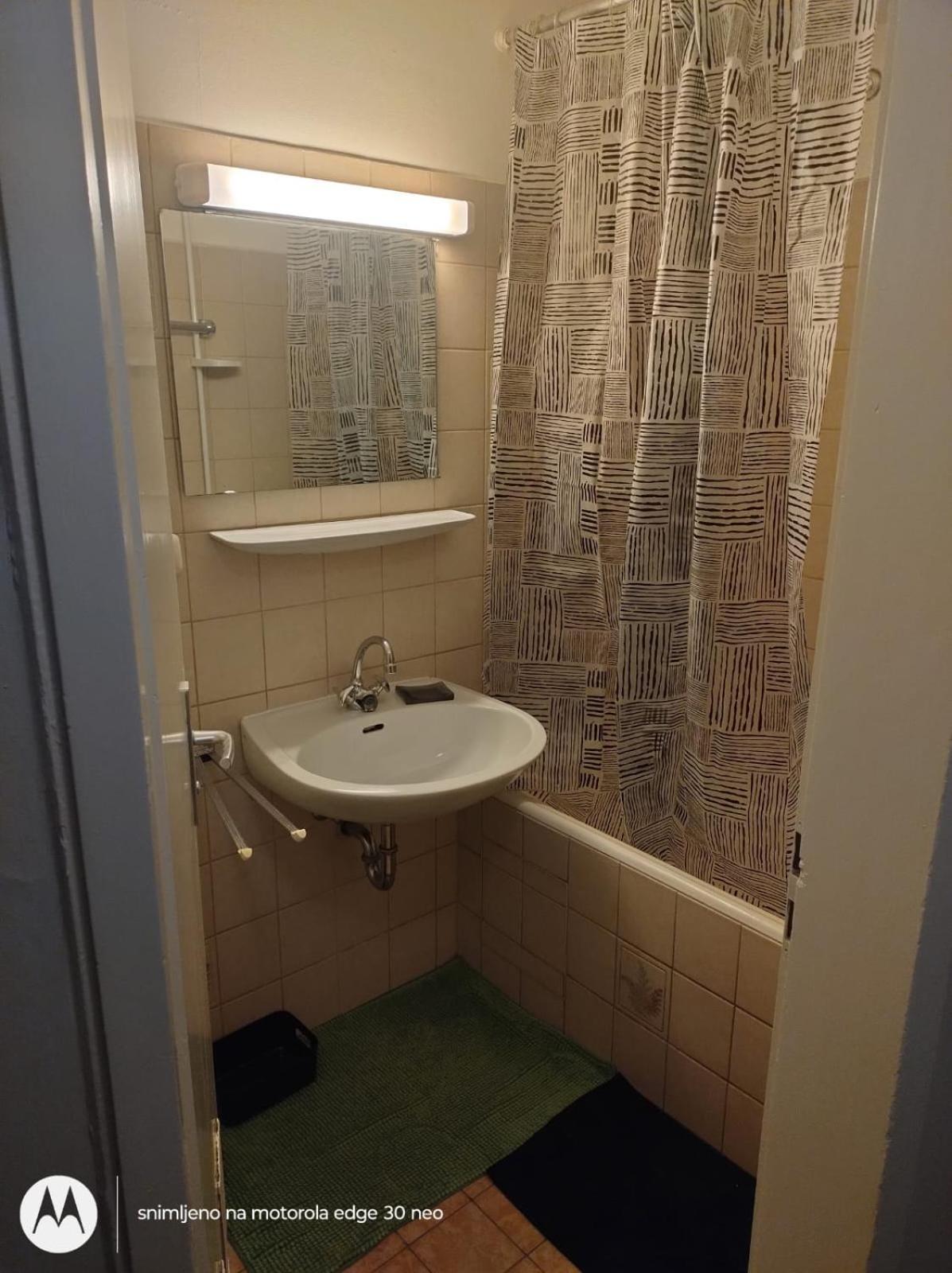 Zentrale Lage, Schoene 2 Zimmer, Voll Ausgestattet! Apartment Munich