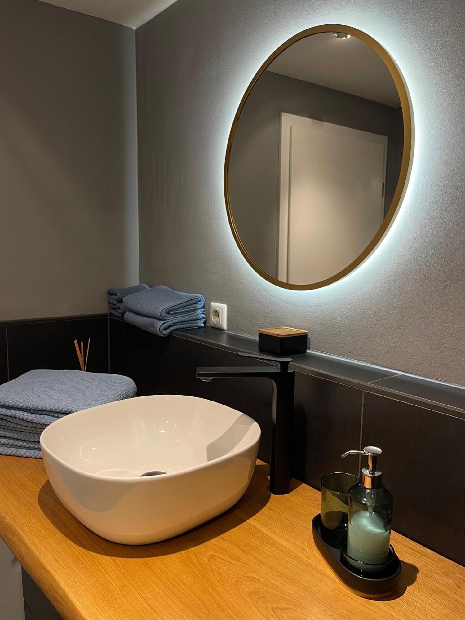 Modernes Designer Mit Balkon 5 Min Zum Oktoberfest & Apartment Munich