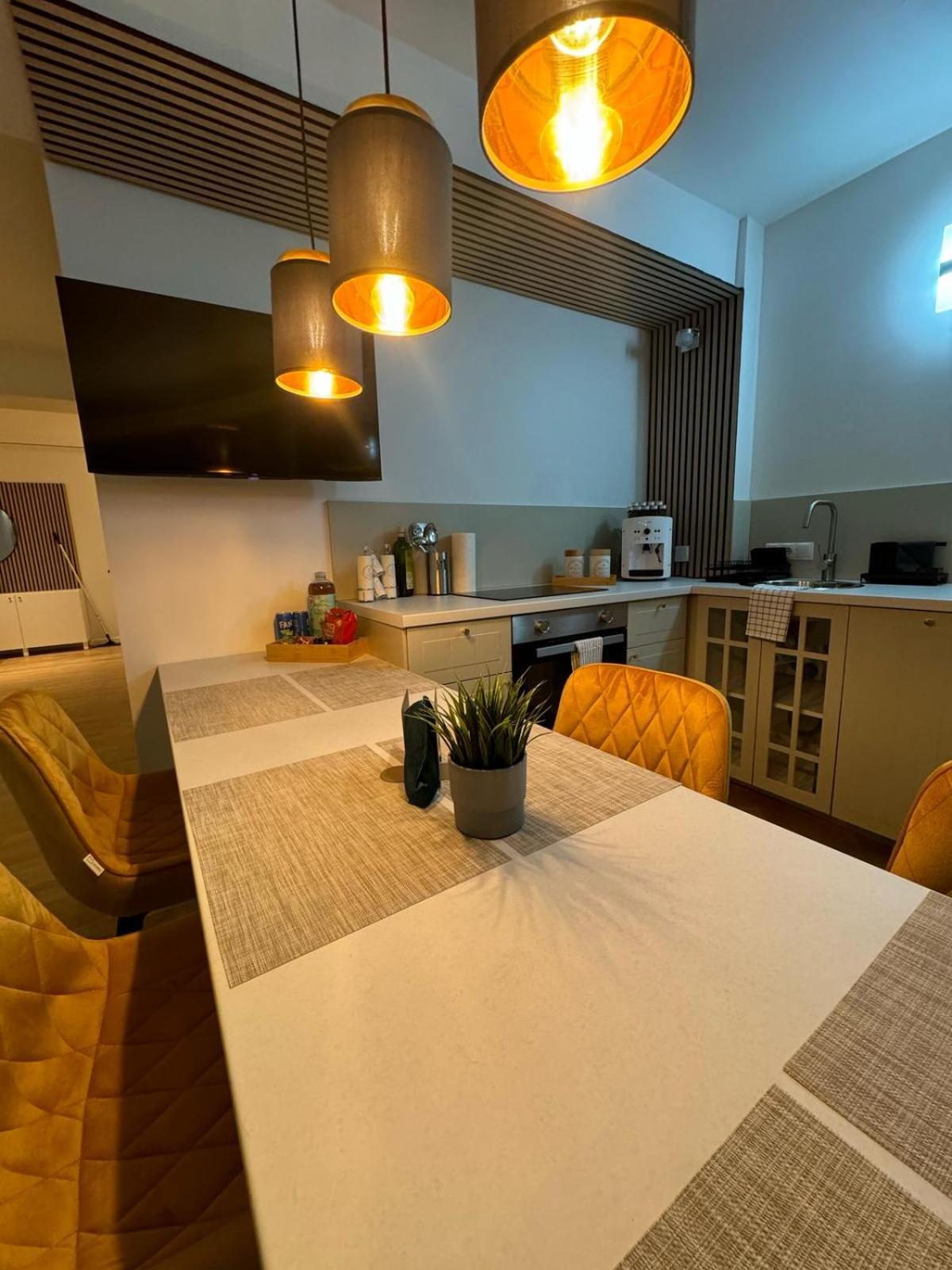 Apartment Place Direkt Am Karlsplatz - Stachus 70 Qm Mit 2 Schlafzimmer Mila Munich
