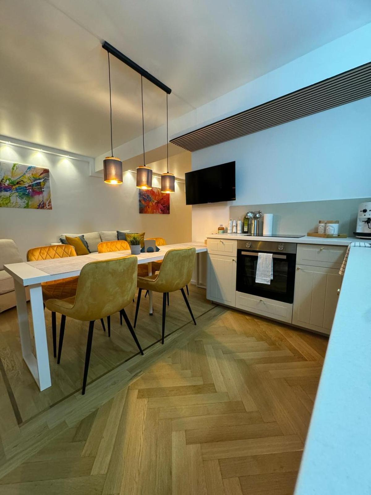 Place Direkt Am Karlsplatz - Stachus 70 Qm Mit 2 Schlafzimmer Mila Apartment Munich