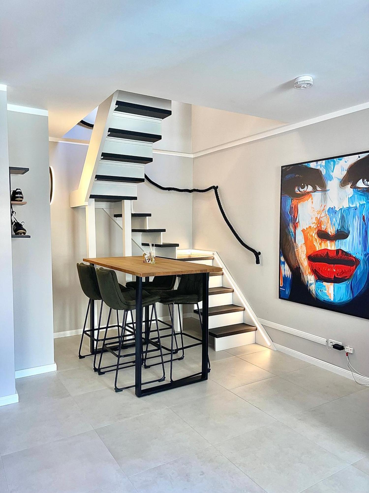 Apartment Design Auf 2 Etagen Mit Balkon Nahe Isar & Innenstadt Munich