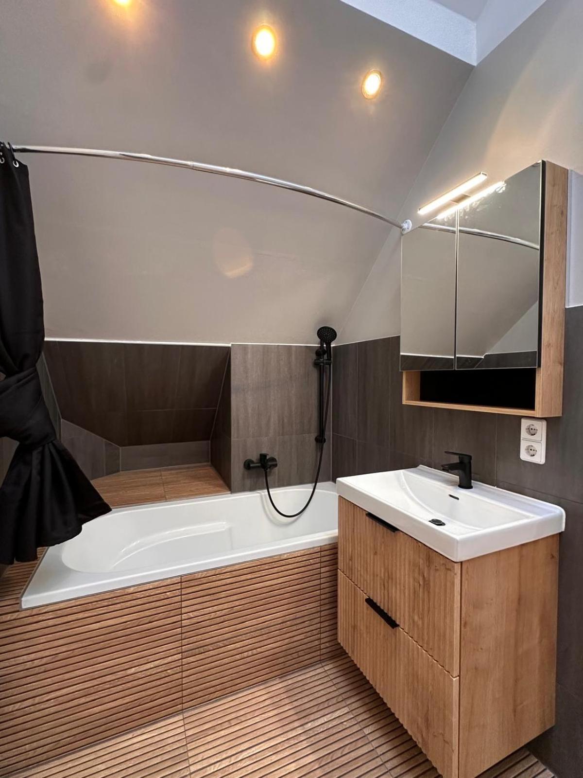 Apartment Design Auf 2 Etagen Mit Balkon Nahe Isar & Innenstadt