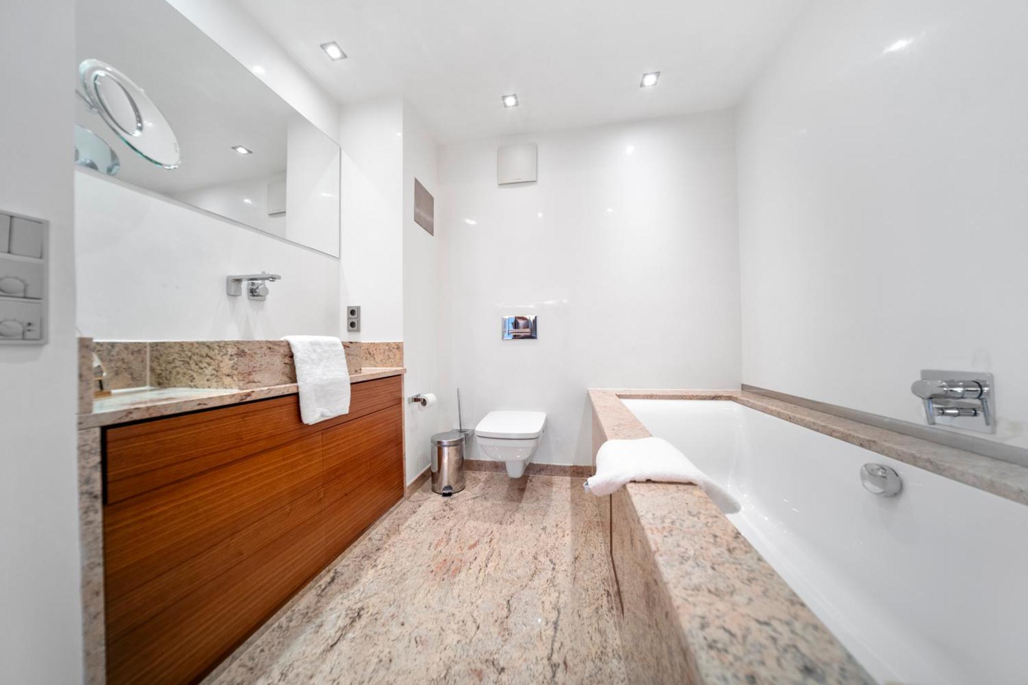 90m2 - 969 Sq Ft Of Luxury *