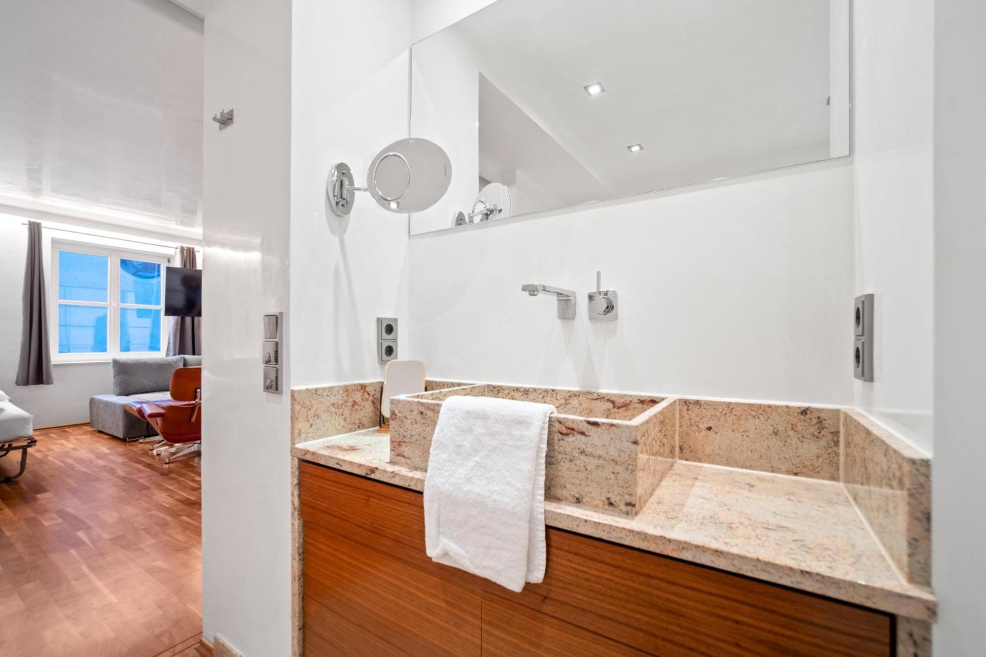 Apartment 90m2 - 969 Sq Ft Of Luxury Munich