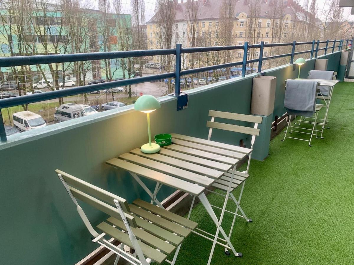 Apartment In Location With Free Parking Space
