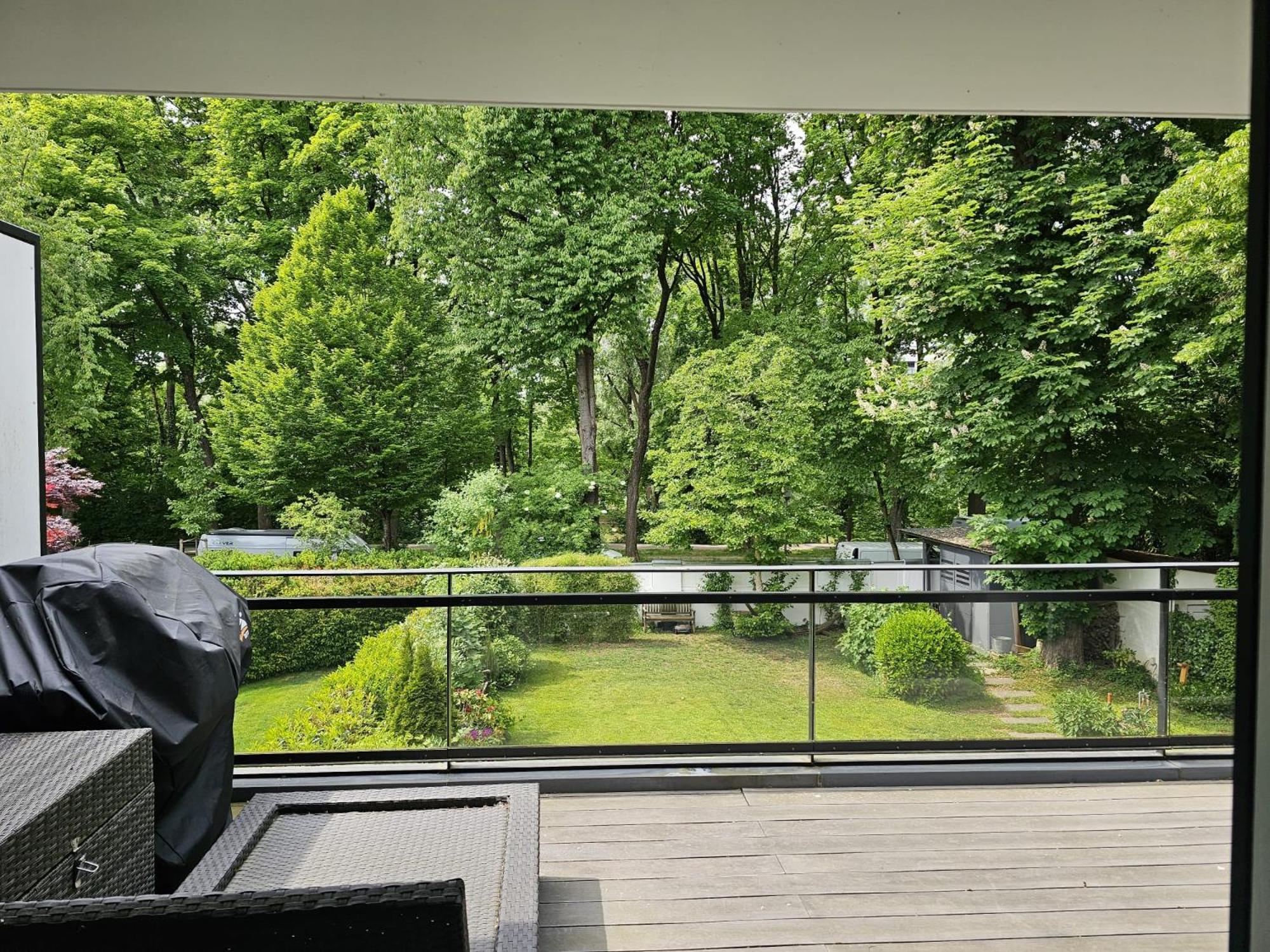 Wunderschoene, 5 Zimmerwohnung, Mit Grosser Terrasse *