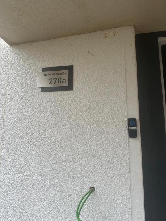 Ein-schlafzimmer-apartment Mit Allen Einrichtungen In Einem Familienhaus - No Party *