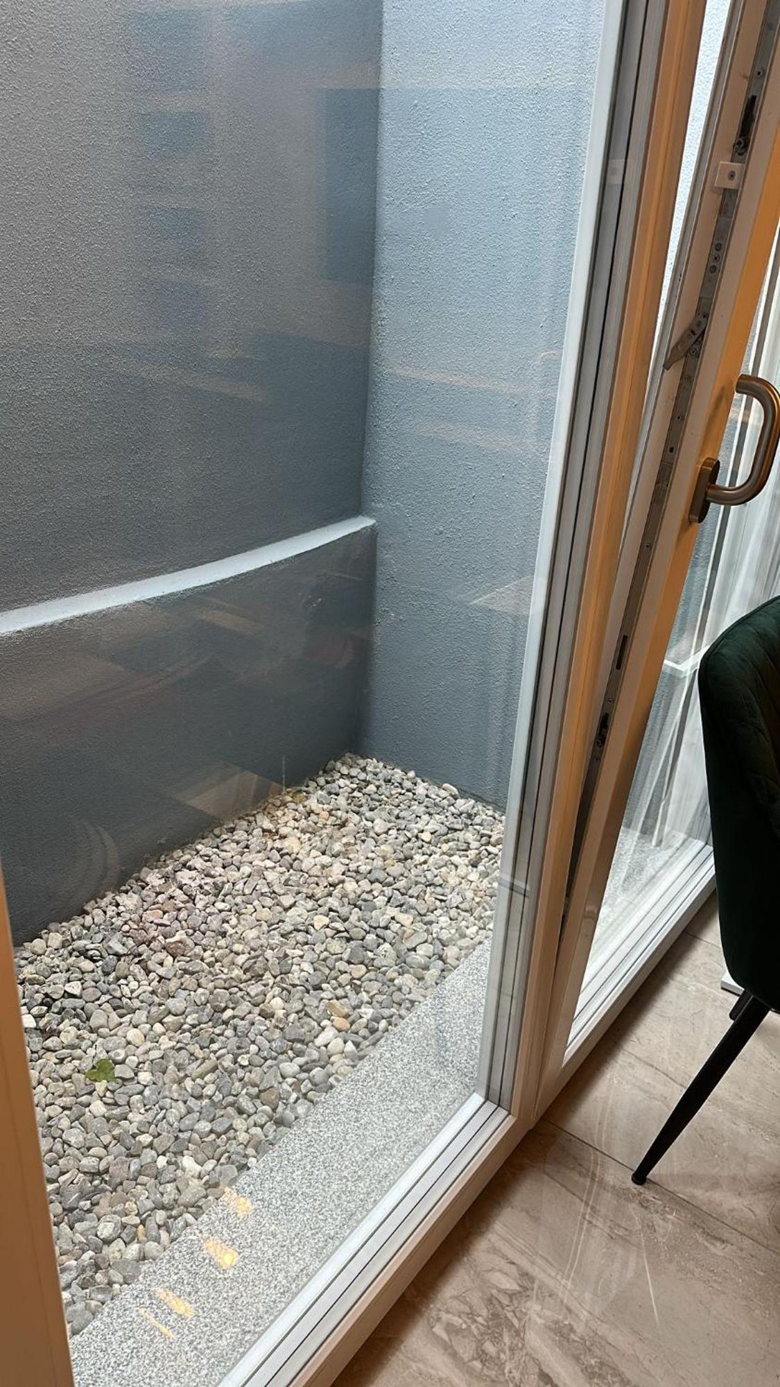 Ein-schlafzimmer-apartment Mit Allen Einrichtungen In Einem Familienhaus - No Party