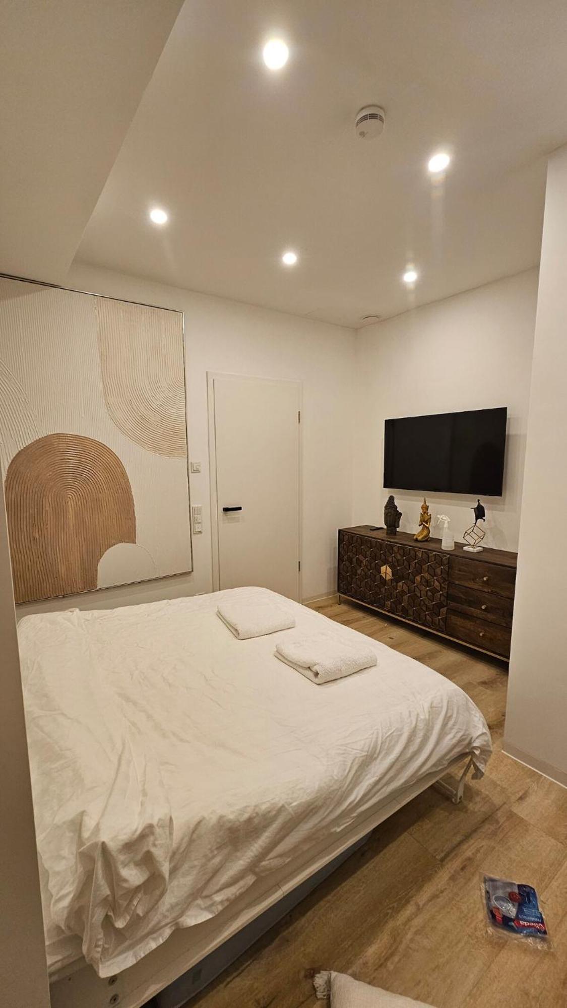 Apartment Ug Neubau City Wohnung - Pool, Gym, Sauna, Zweites Bad Extra Buchbar *
