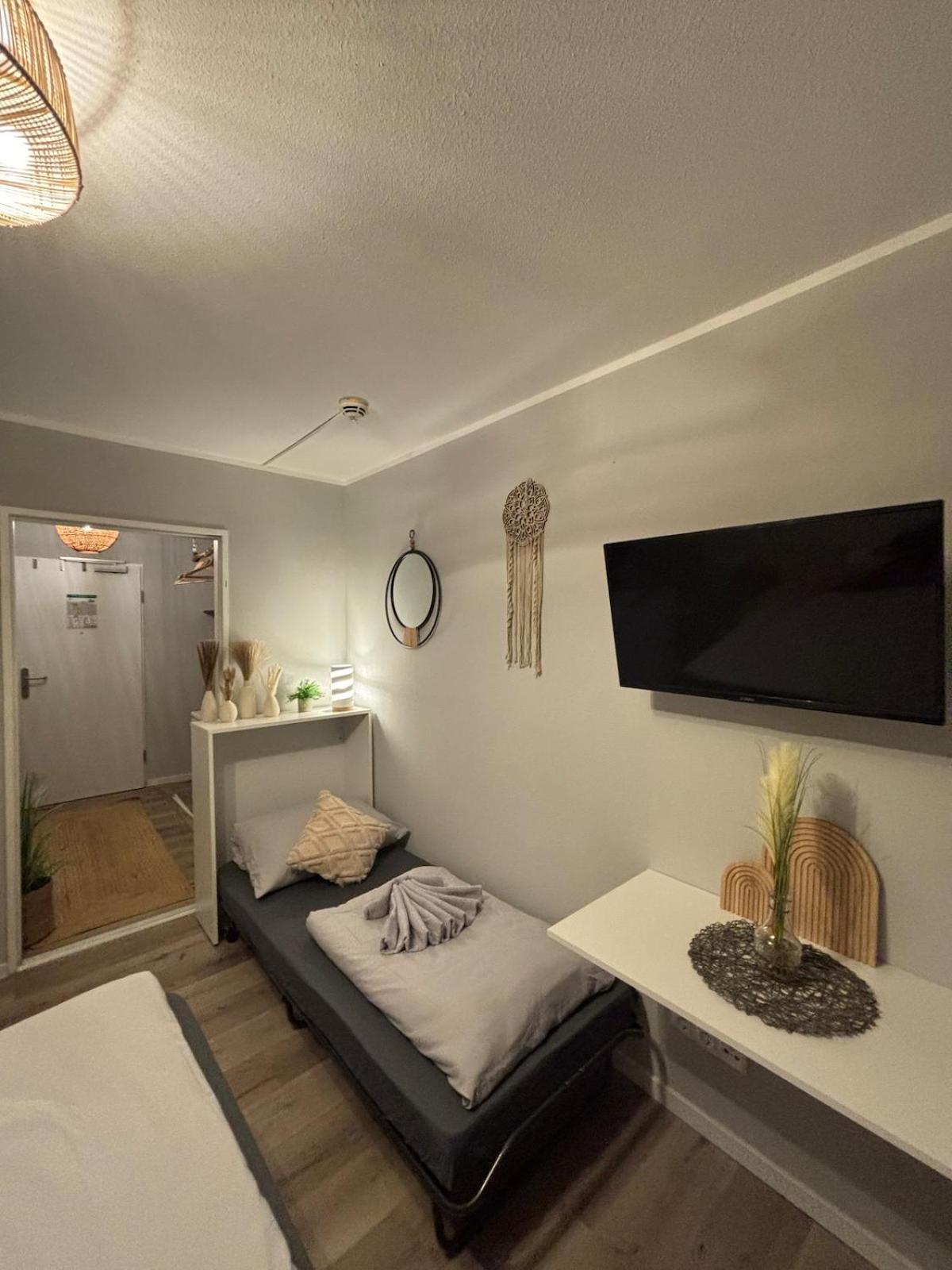 Bohemian Chic Selfie - Station Apartment Munich