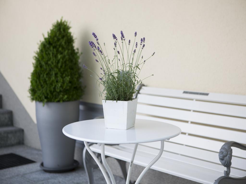 Hotel Kriemhild Am Hirschgarten Munich