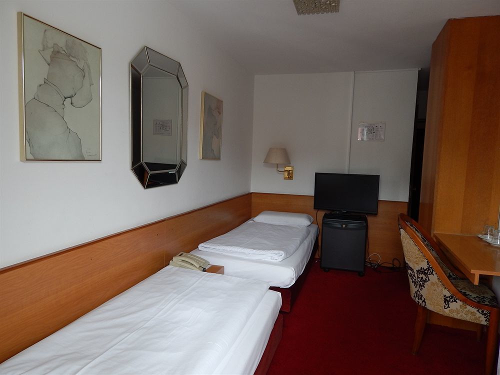 Montree Hotel 3*