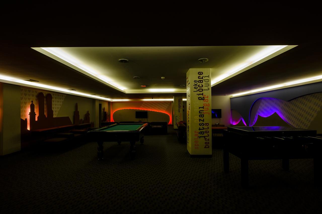 Hostel Hi Park Youth *