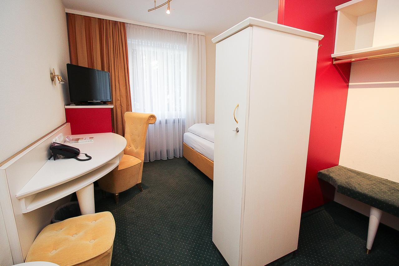 Leopold Hotel 3*