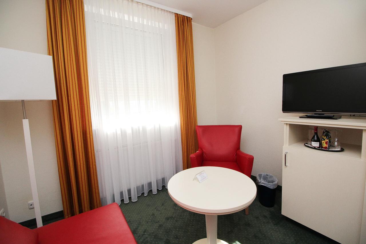 Leopold Hotel 3*