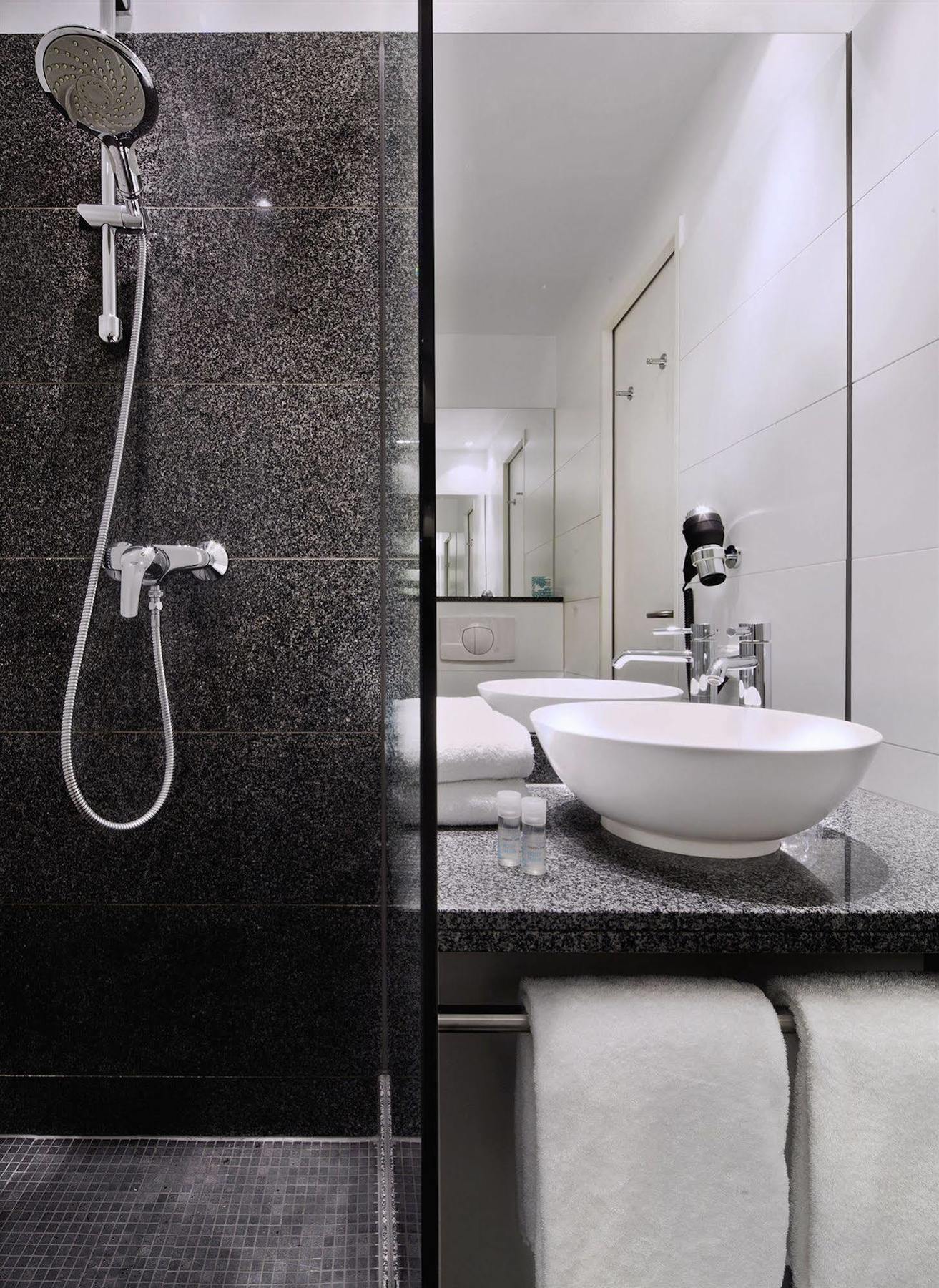 Hotel One Muenchen-westend 3*