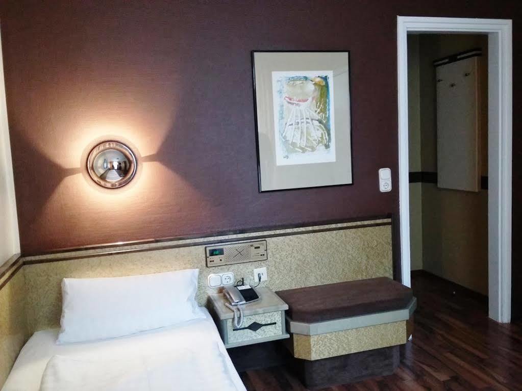 Imperial Hotel 3*