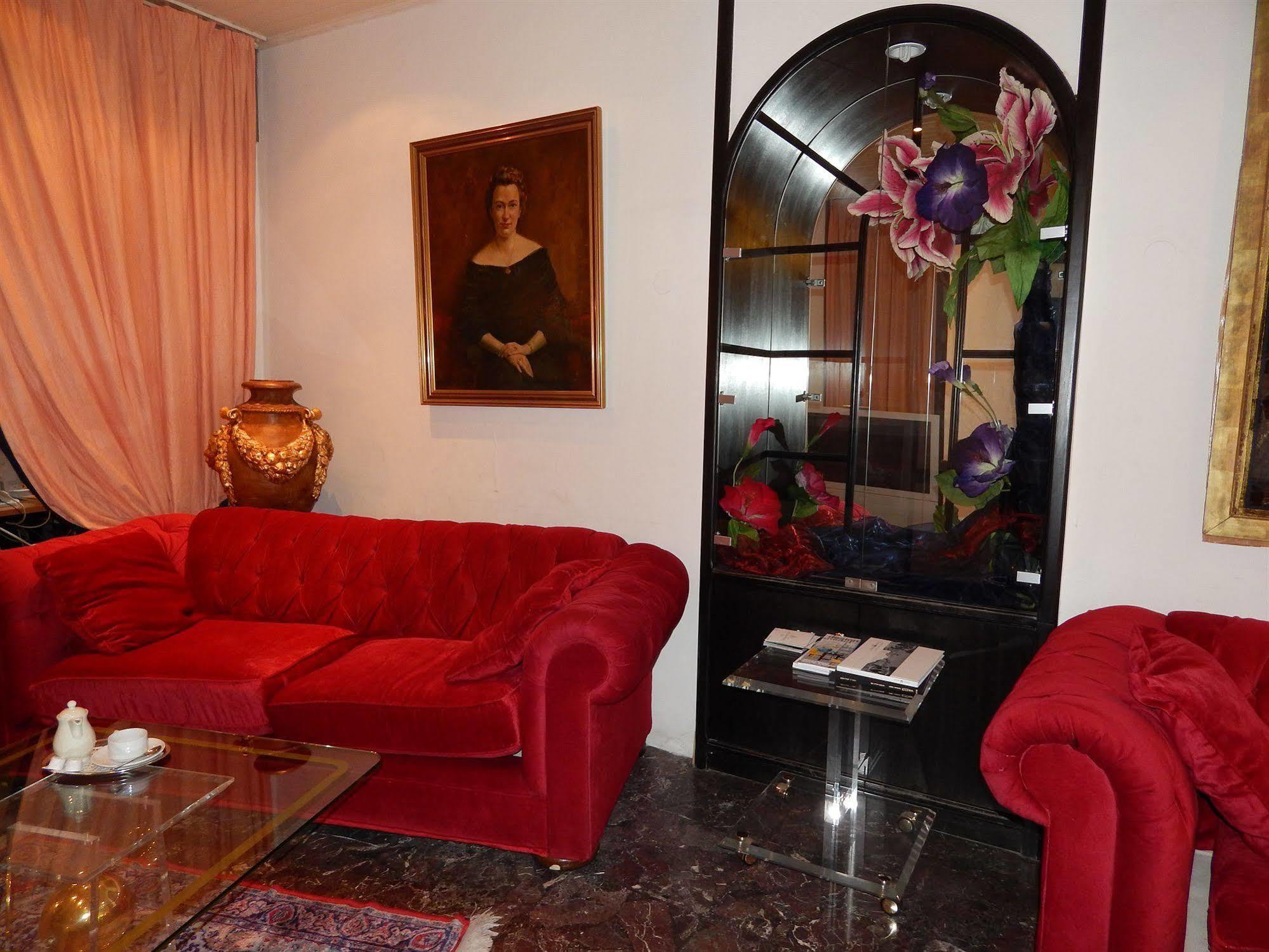 Montree Hotel 3*