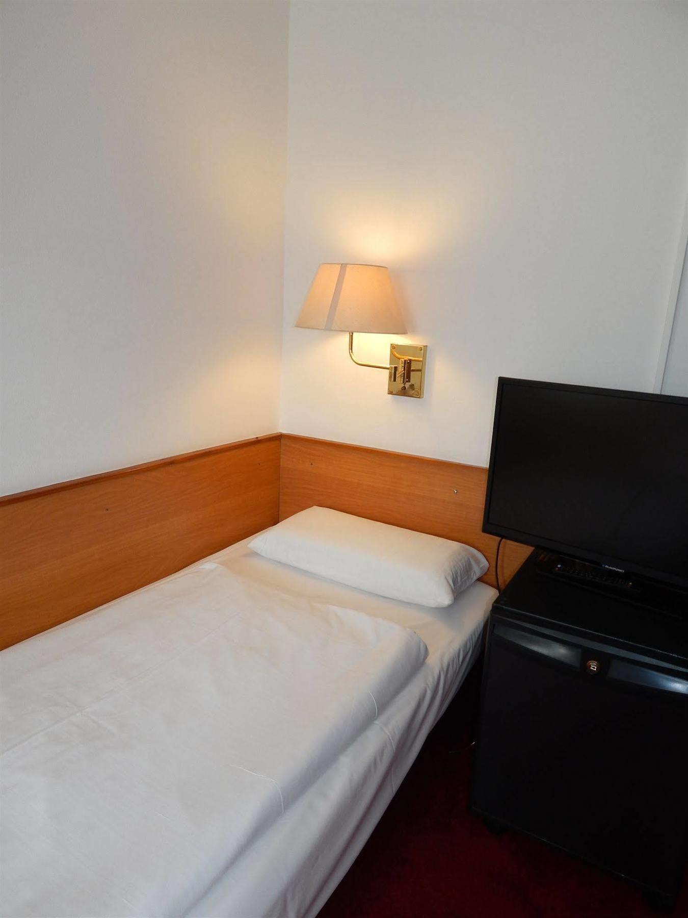 Montree Hotel 3*