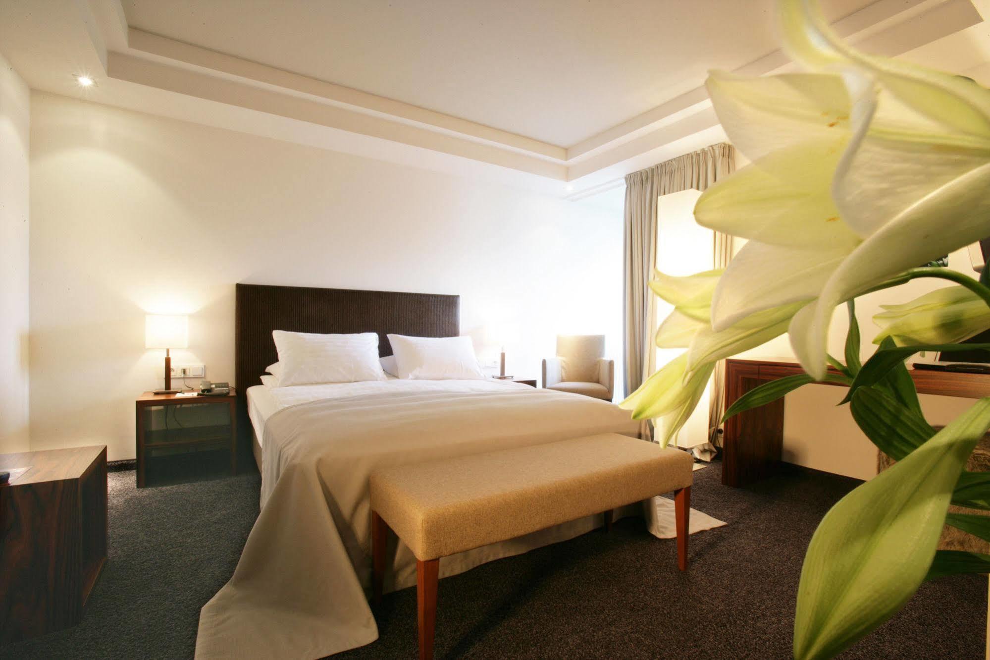 Erzgiesserei Europe 4* Munich