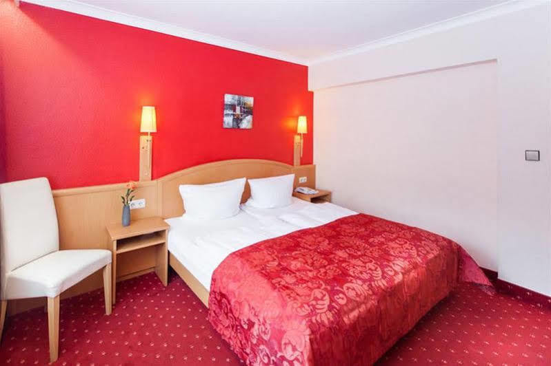 Bristol Hotel 3*