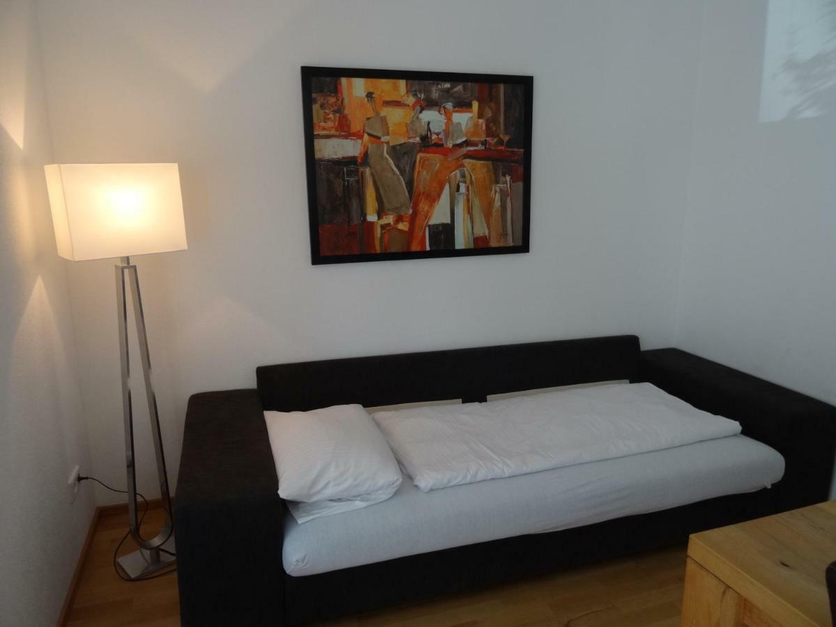 Paleo Finest Serviced 4*